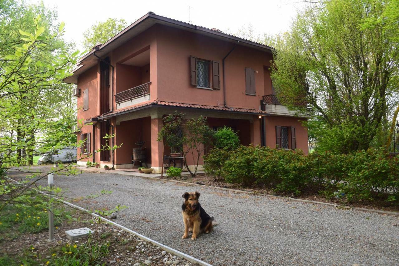 Hotel Gambisa Street Soliera Exterior foto
